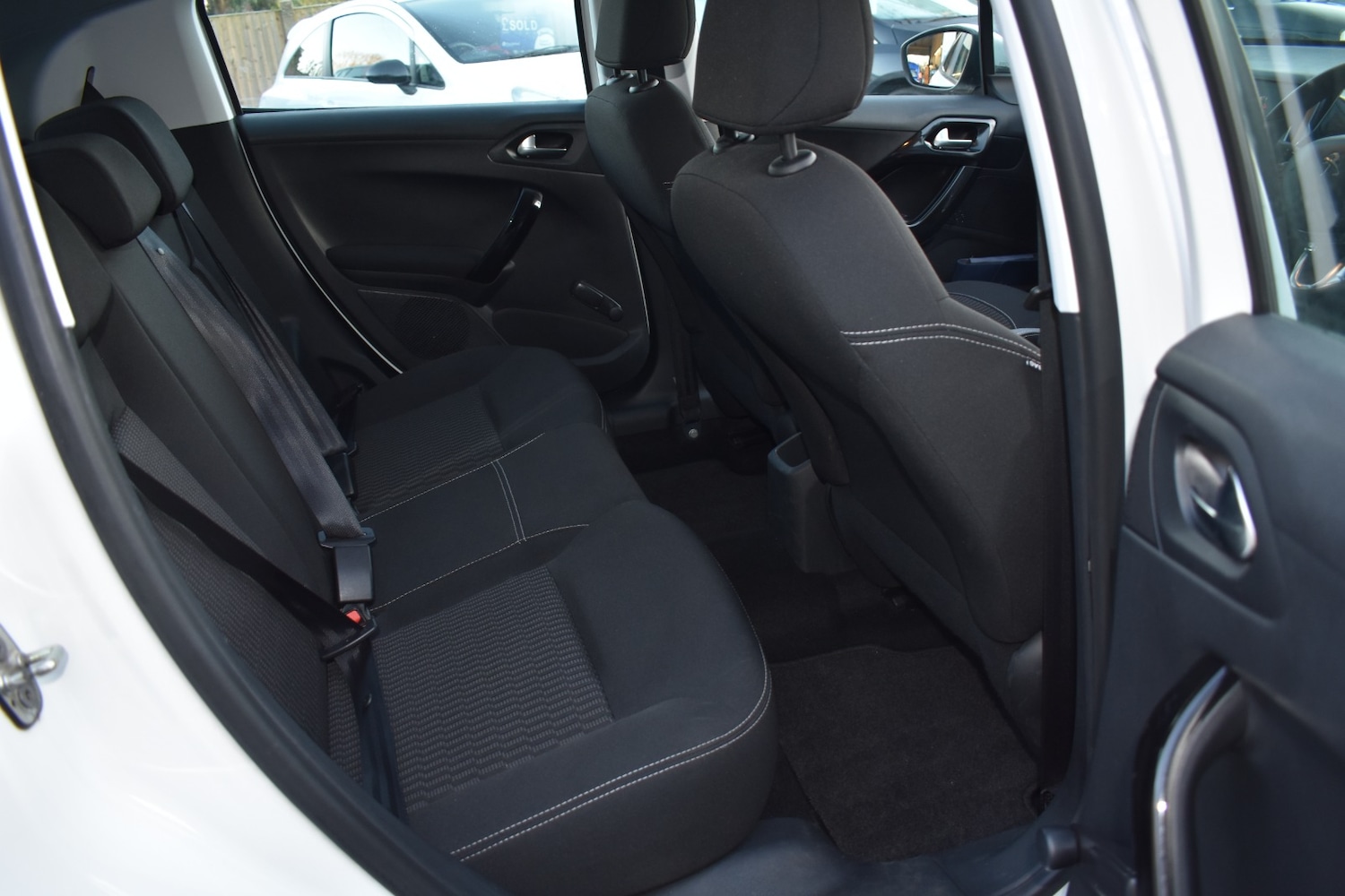 Used Peugeot 208 2015 for sale - 76706636: Photo 11