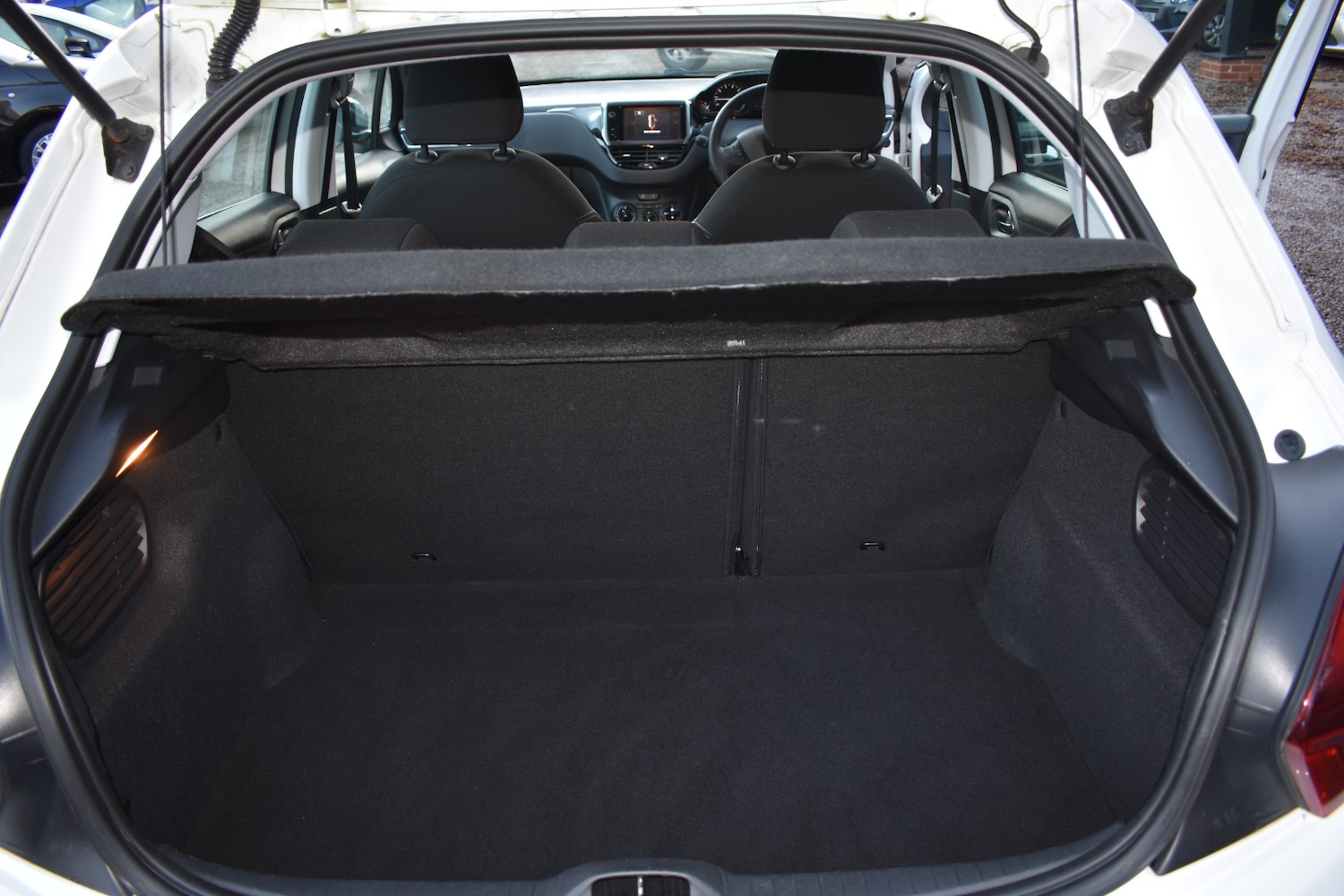 Used Peugeot 208 2015 for sale - 76706636: Photo 12