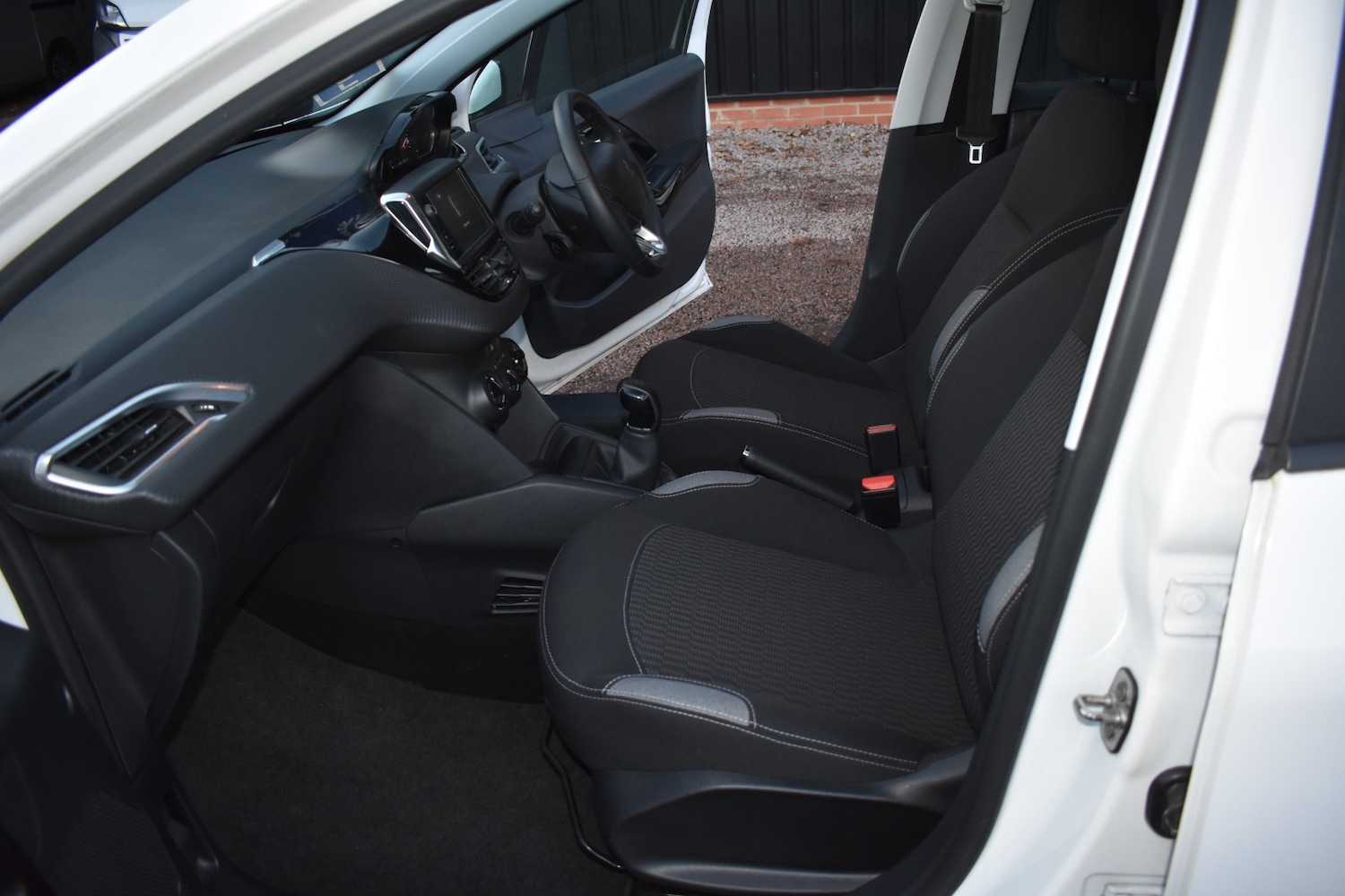 Used Peugeot 208 2015 for sale - 76706636: Photo 14