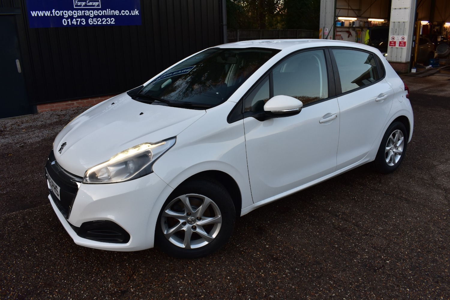 Used Peugeot 208 2015 for sale - 76706636: Photo 5