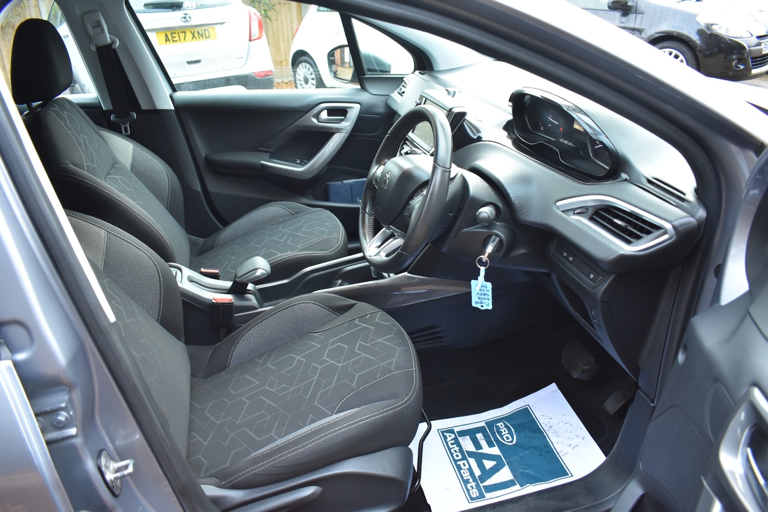 Used Peugeot 2008 2017 for sale - 76339742: Photo 10