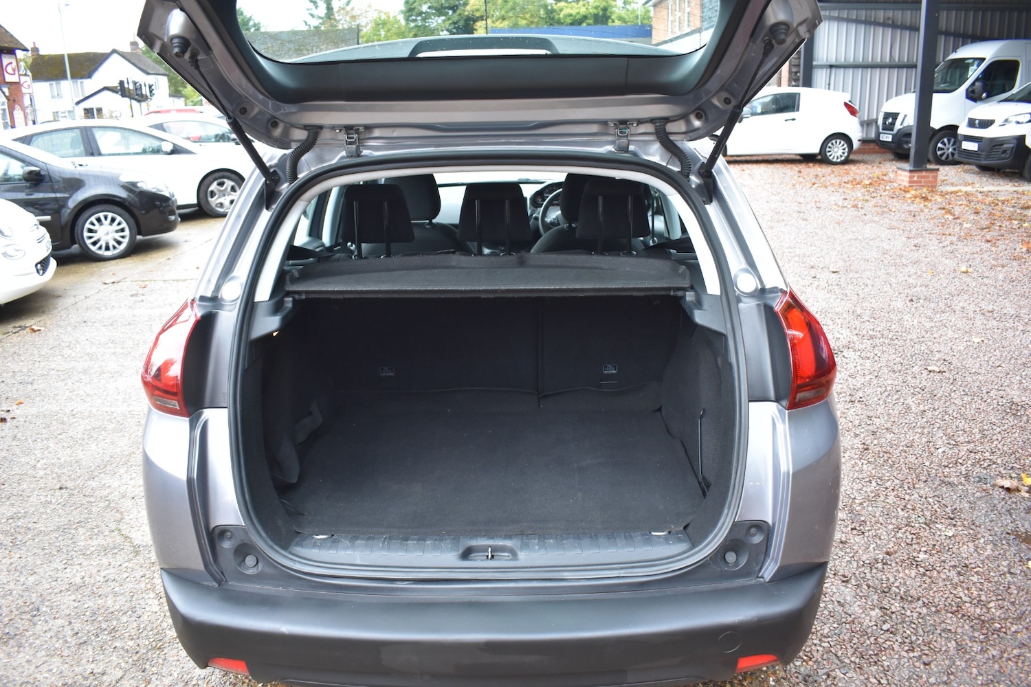 Used Peugeot 2008 2017 for sale - 76339742: Photo 12