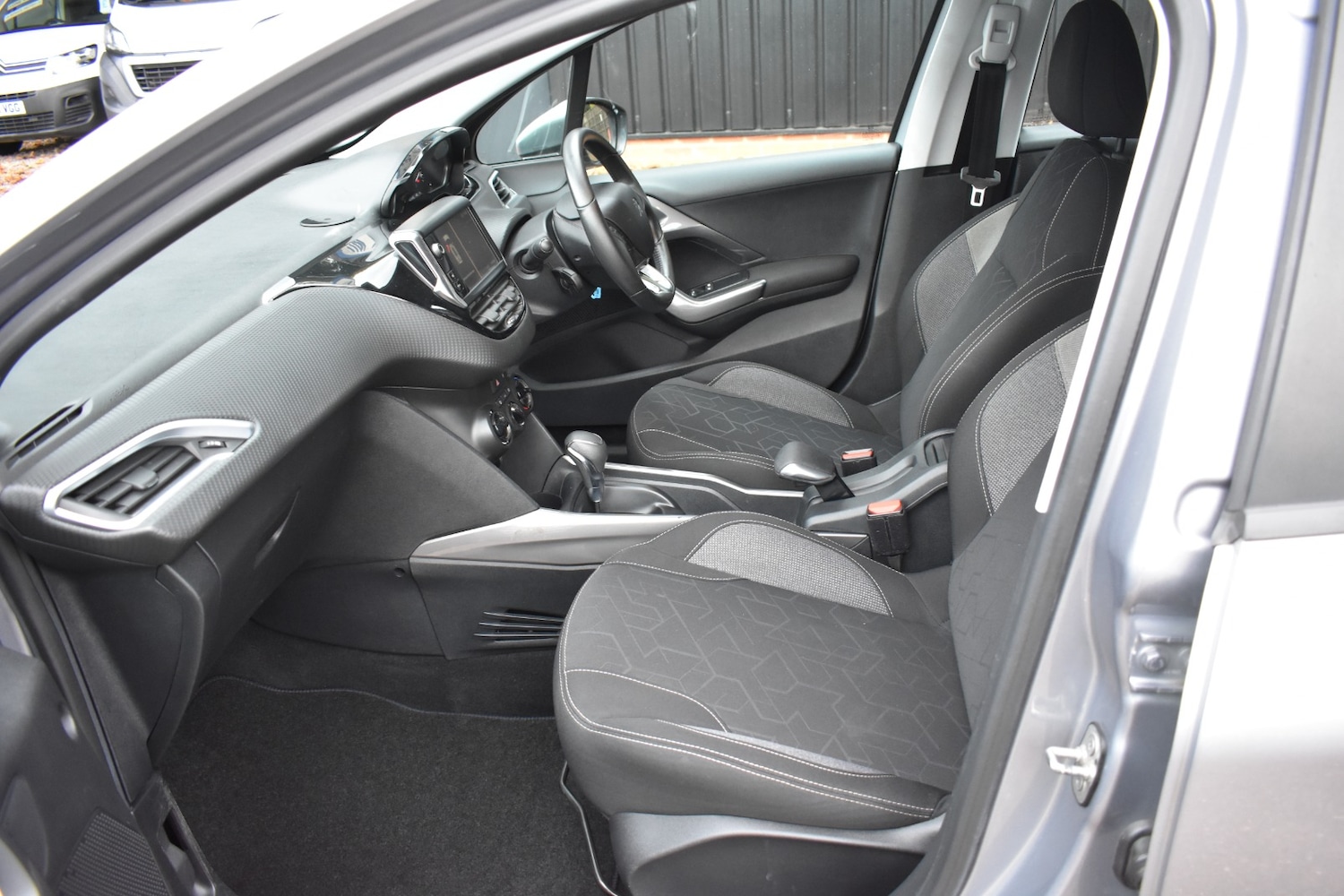 Used Peugeot 2008 2017 for sale - 76339742: Photo 14