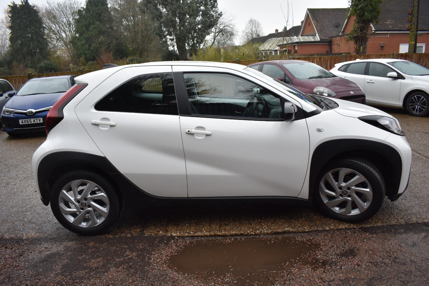 Used Toyota Aygo X 2022 for sale - 77404236: Photo 2