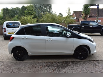 Used Toyota Yaris 2016 for sale - 75869513: Photo