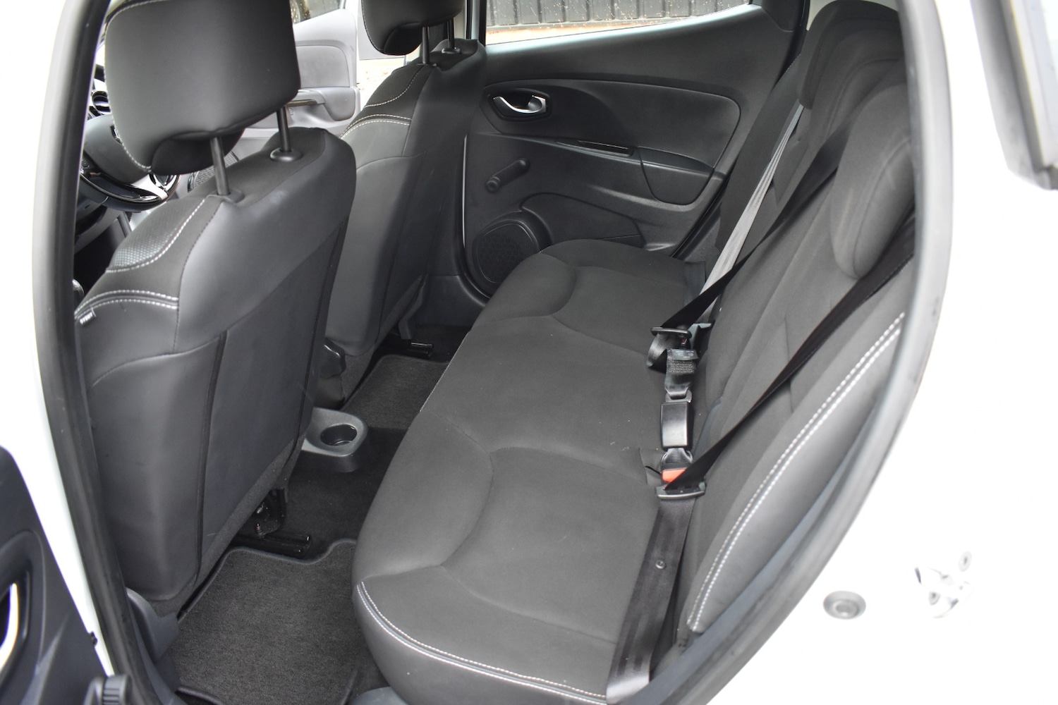 Used Renault Clio 2016 for sale - 76922002: Photo 11