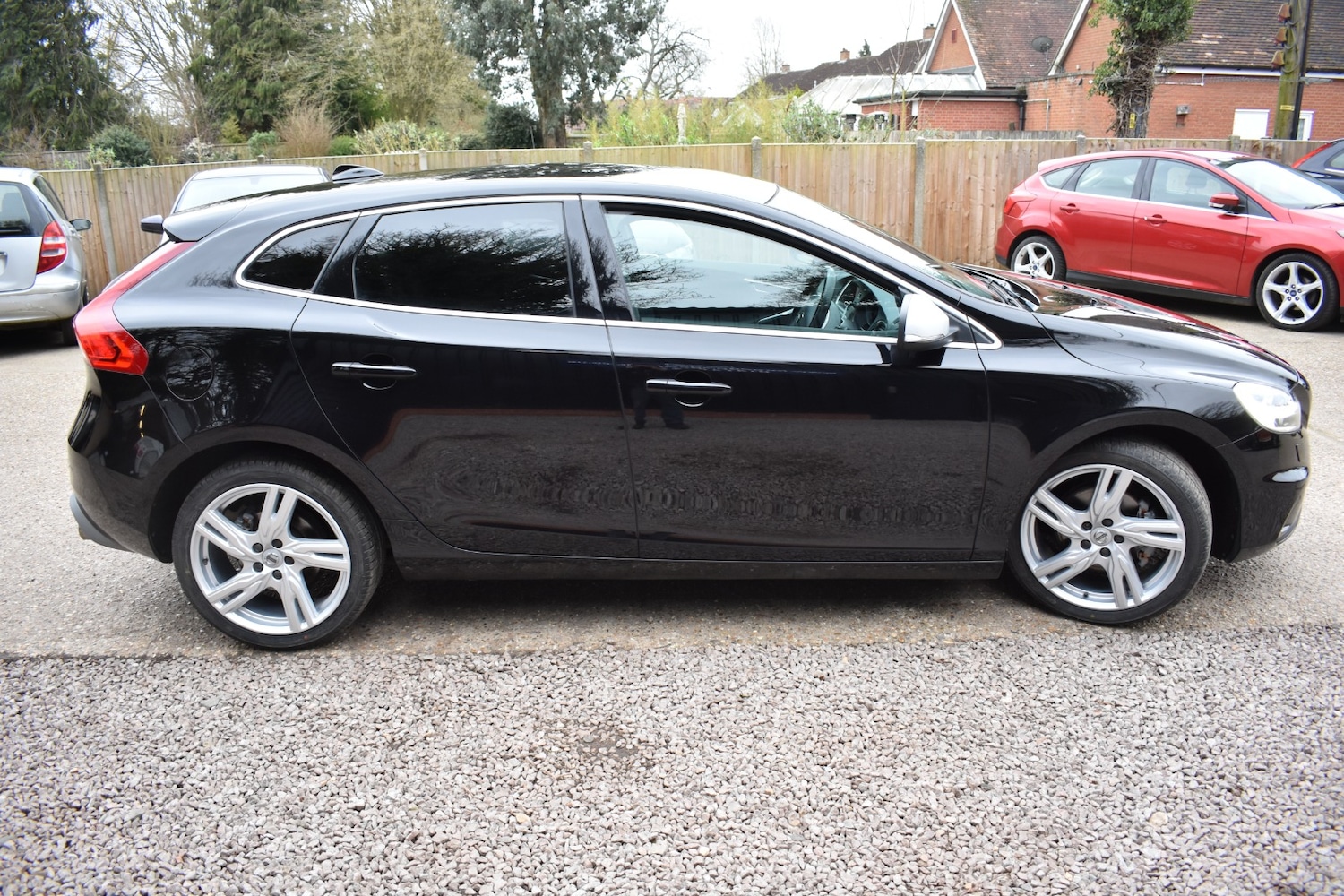 Used Volvo V40 2019 for sale - 77901008: Photo 2