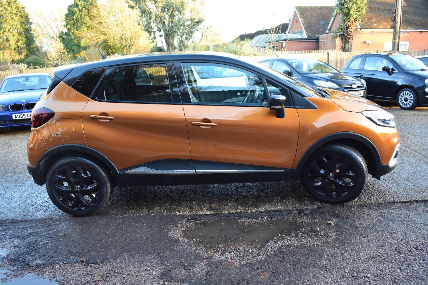 Used Renault Captur 2019 for sale - 76858717: Photo 2