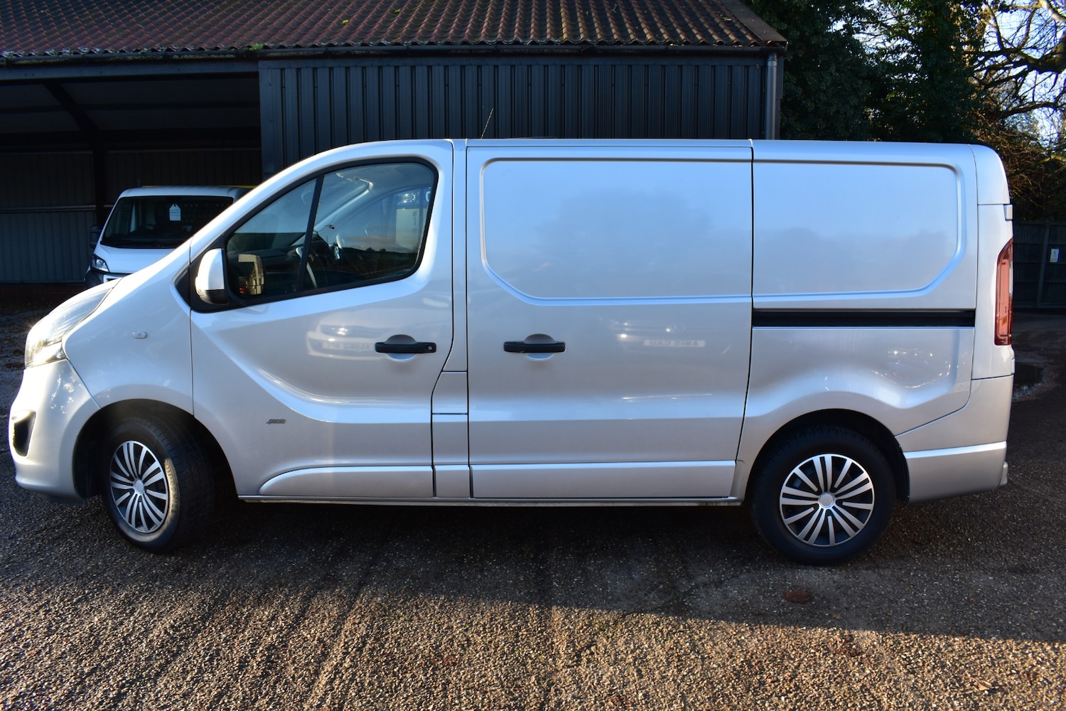 Used Vauxhall Vivaro 2015 for sale - 76706191: Photo 6
