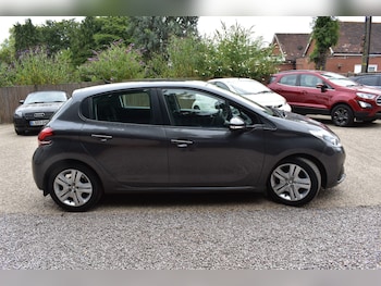Used Peugeot 208 2019 for sale - 79251978: Photo