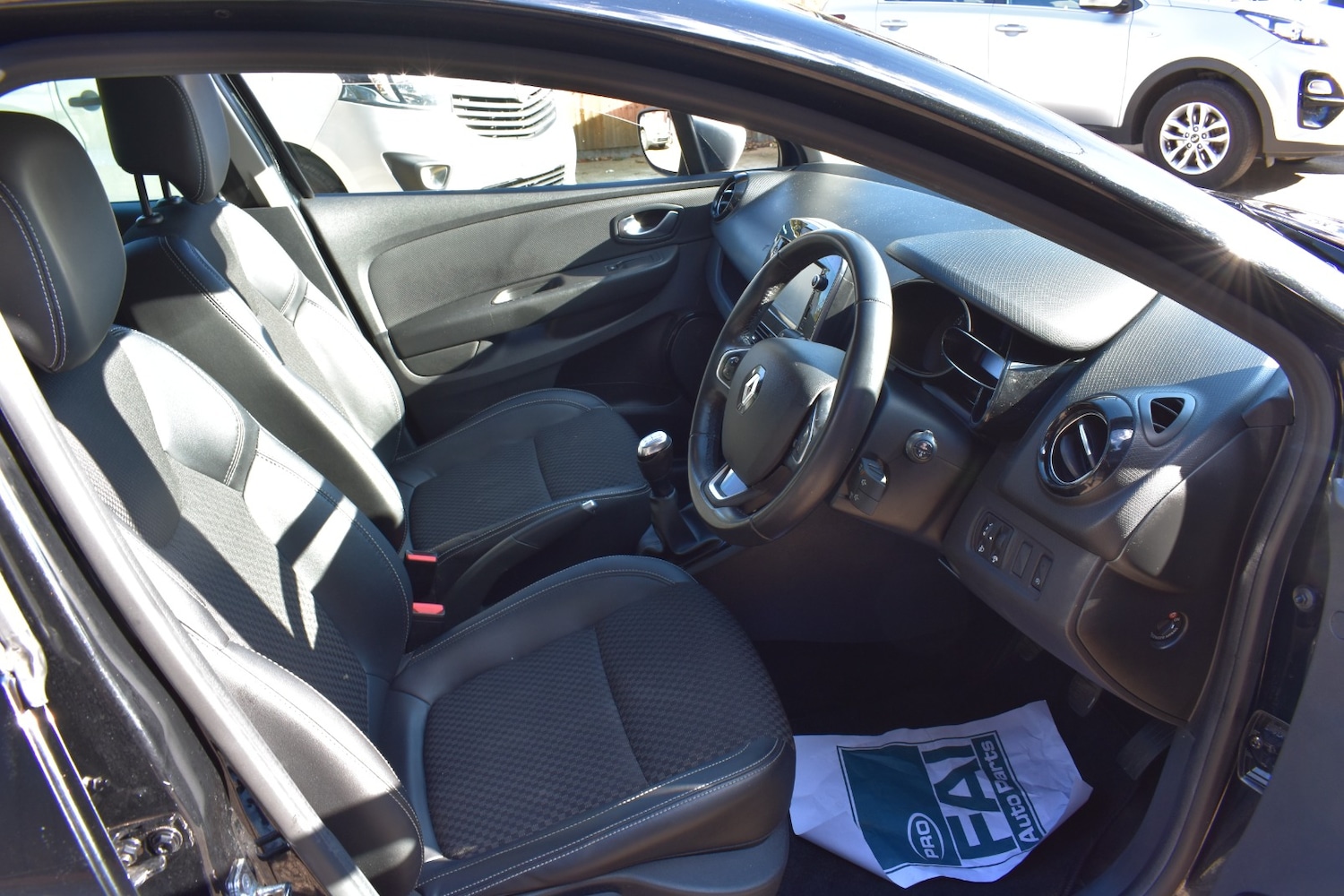 Used Renault Clio 2019 for sale - 76116680: Photo 10