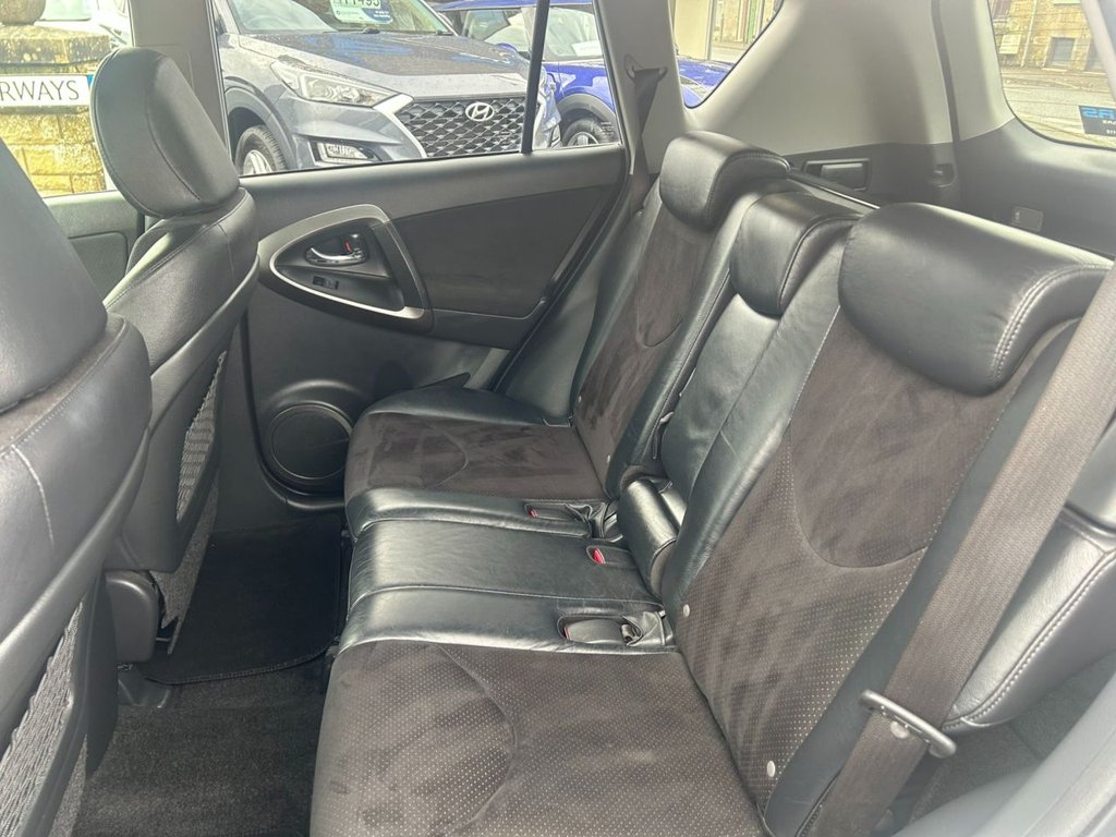 Used Toyota RAV4 2011 for sale - 76470121: Photo 12