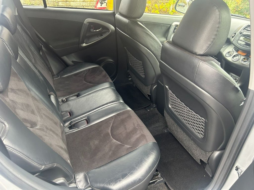 Used Toyota RAV4 2011 for sale - 76470121: Photo 13