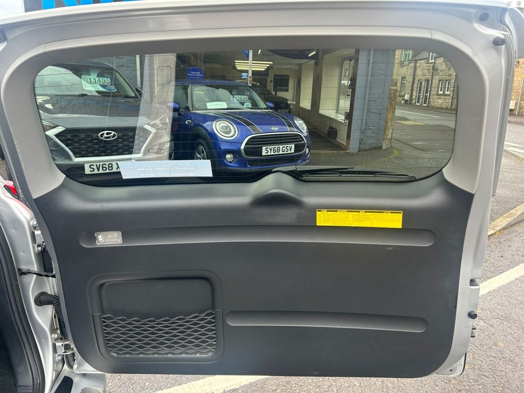 Used Toyota RAV4 2011 for sale - 76470121: Photo 17