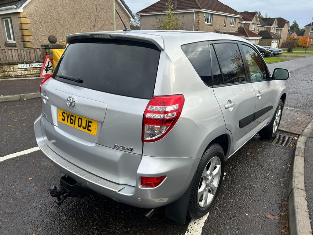 Used Toyota RAV4 2011 for sale - 76470121: Photo 5