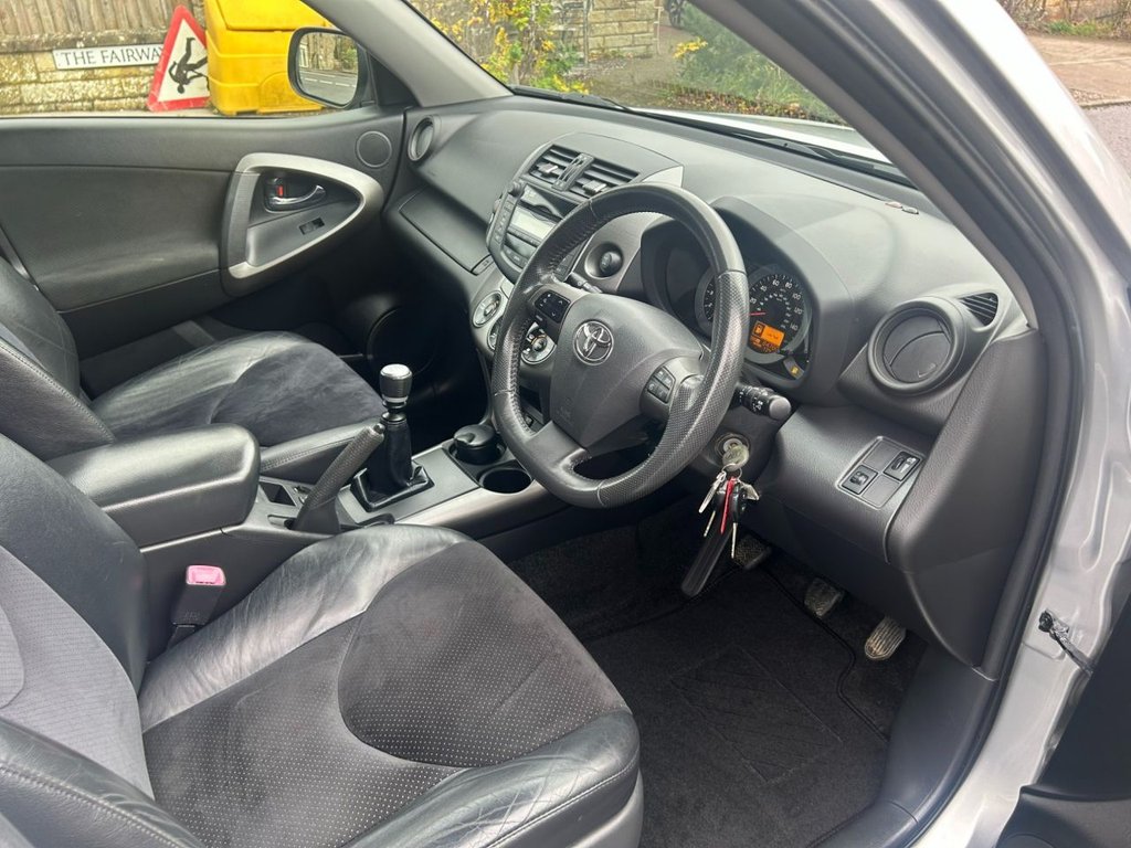 Used Toyota RAV4 2011 for sale - 76470121: Photo 8