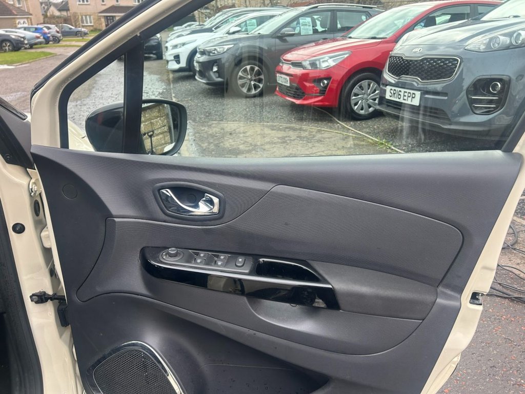 Used Renault Captur 2015 for sale - 78134475: Photo 12