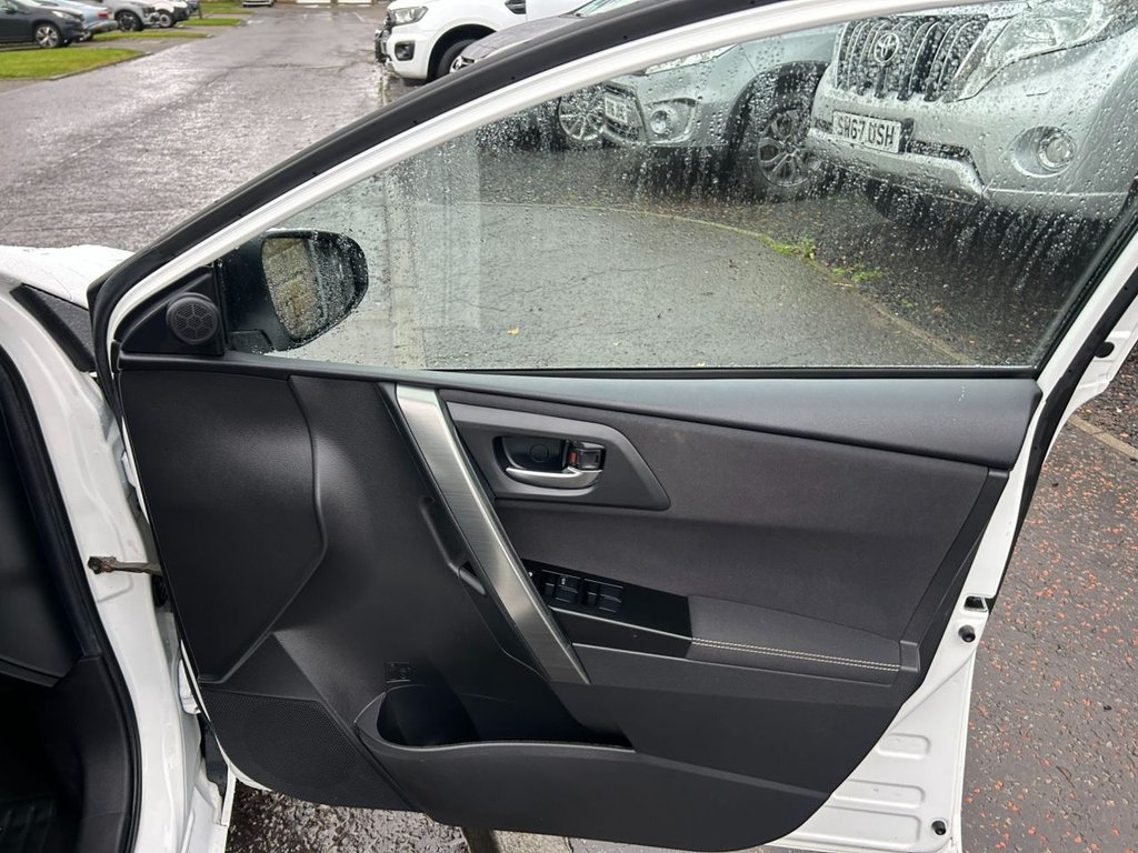 Used Toyota Auris 2014 for sale - 76883765: Photo 12