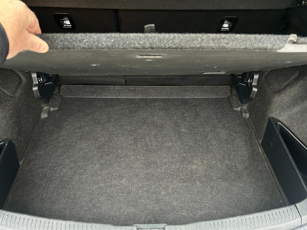 Used Toyota Auris 2014 for sale - 76883765: Photo 17