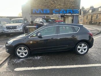 Used Vauxhall Astra 2012 for sale - 76665600: Photo