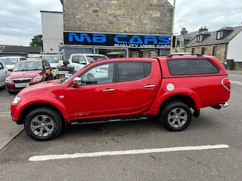 Mitsubishi - L200