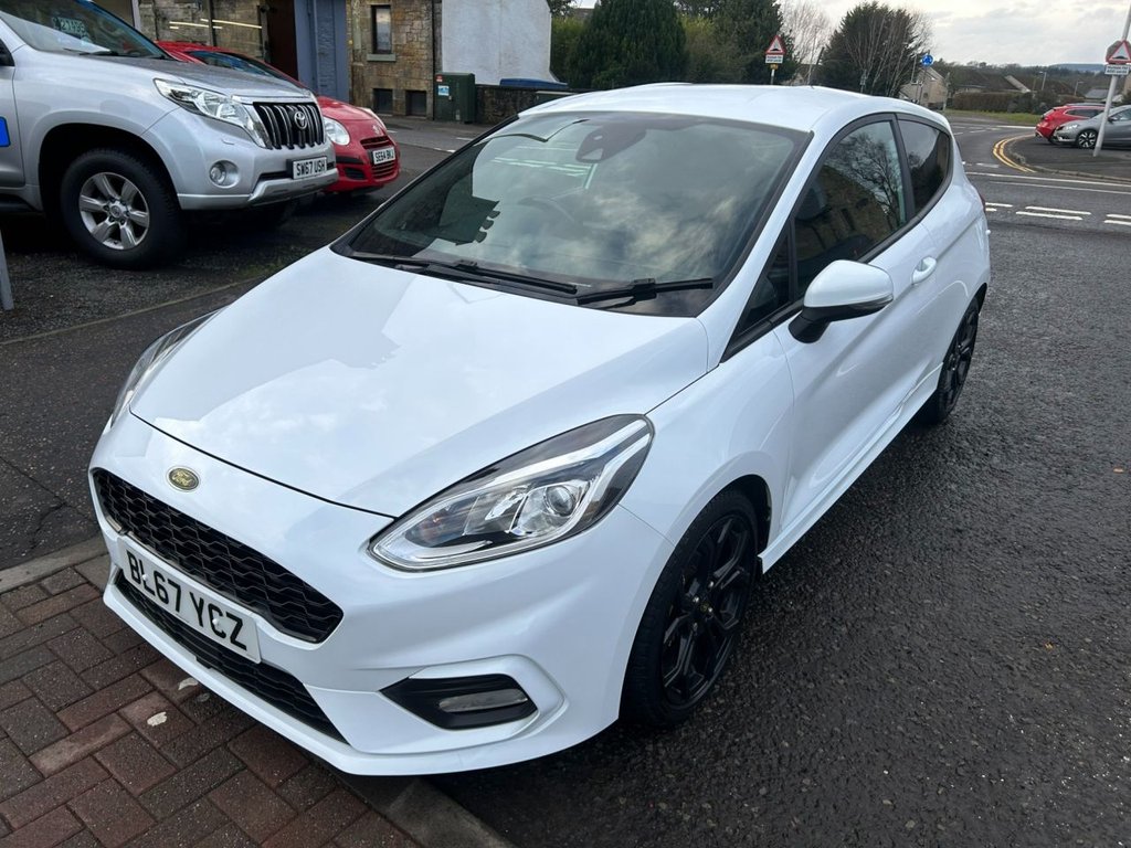 Used Ford Fiesta 2017 for sale - 77263849: Photo 2