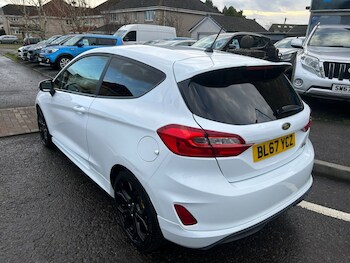 Used Ford Fiesta 2017 for sale - 77263849: Photo