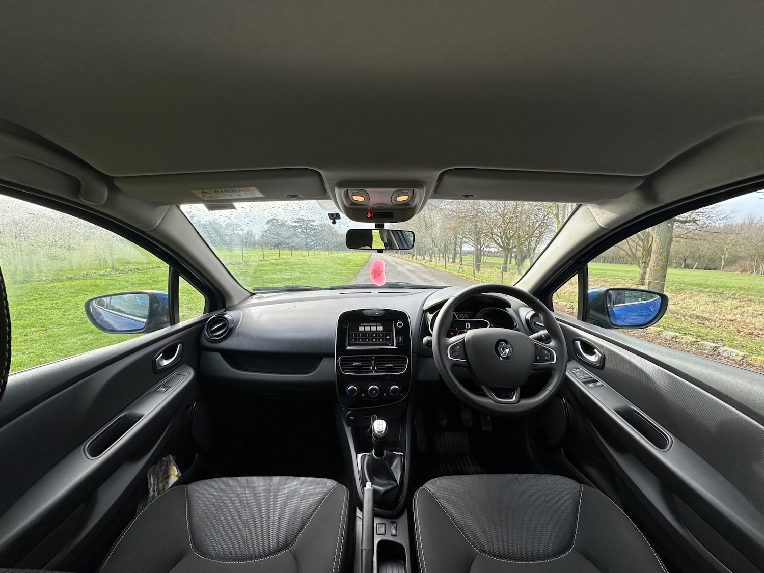 Used Renault Clio 2019 for sale - 77371120: Photo 2