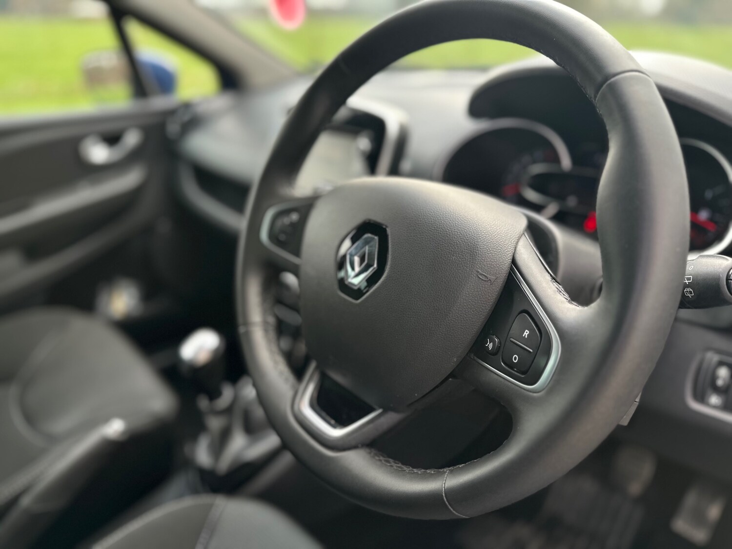 Used Renault Clio 2019 for sale - 77371120: Photo 32