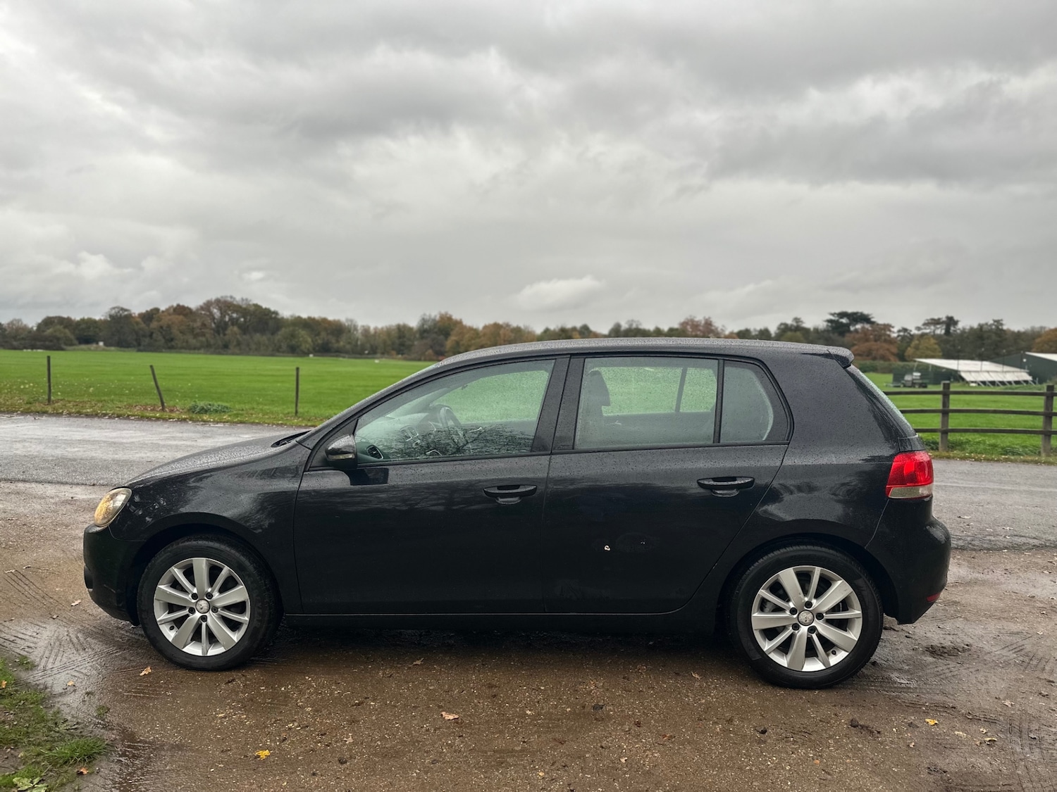 Used Volkswagen Golf 2011 for sale - 76536910: Photo 4