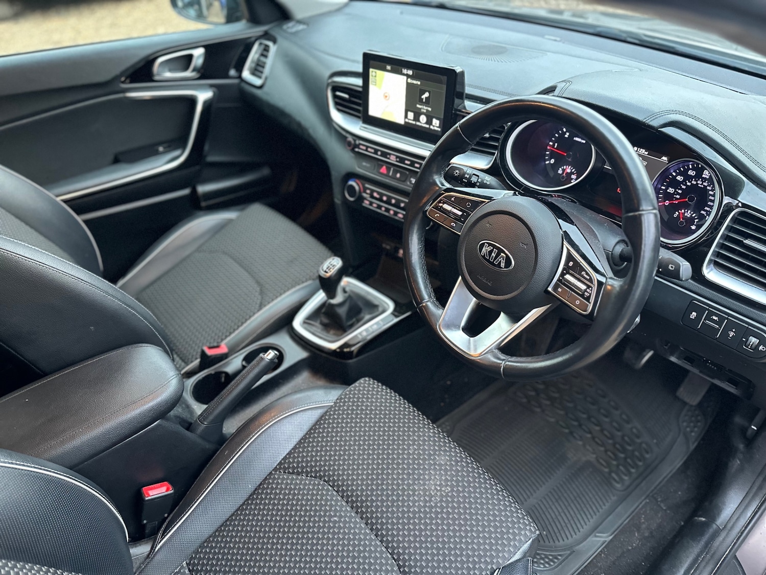 Used Kia Ceed 2019 for sale - 77610738: Photo 2