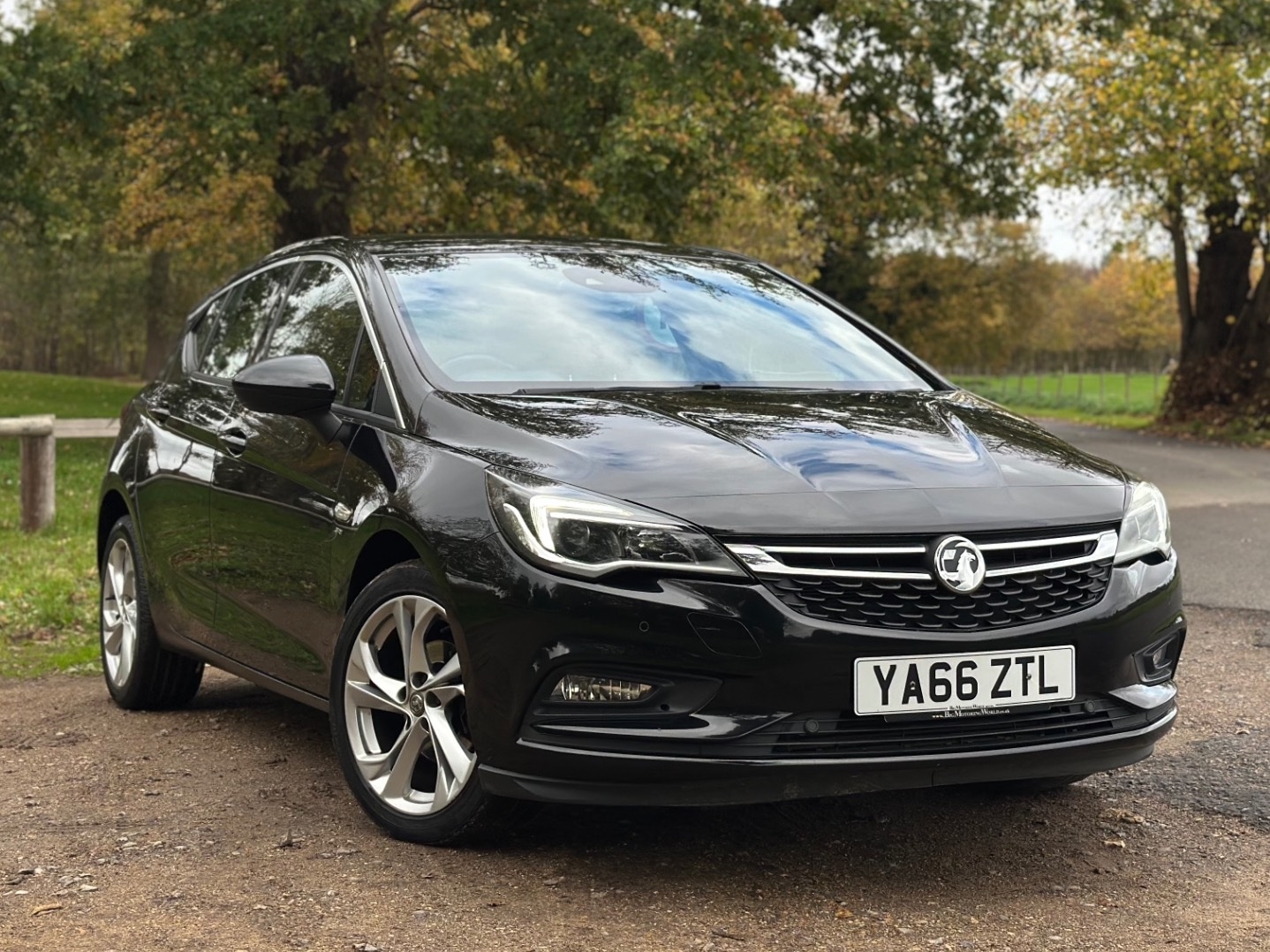 Used Vauxhall Astra 2017 for sale - 76464782: Photo 1
