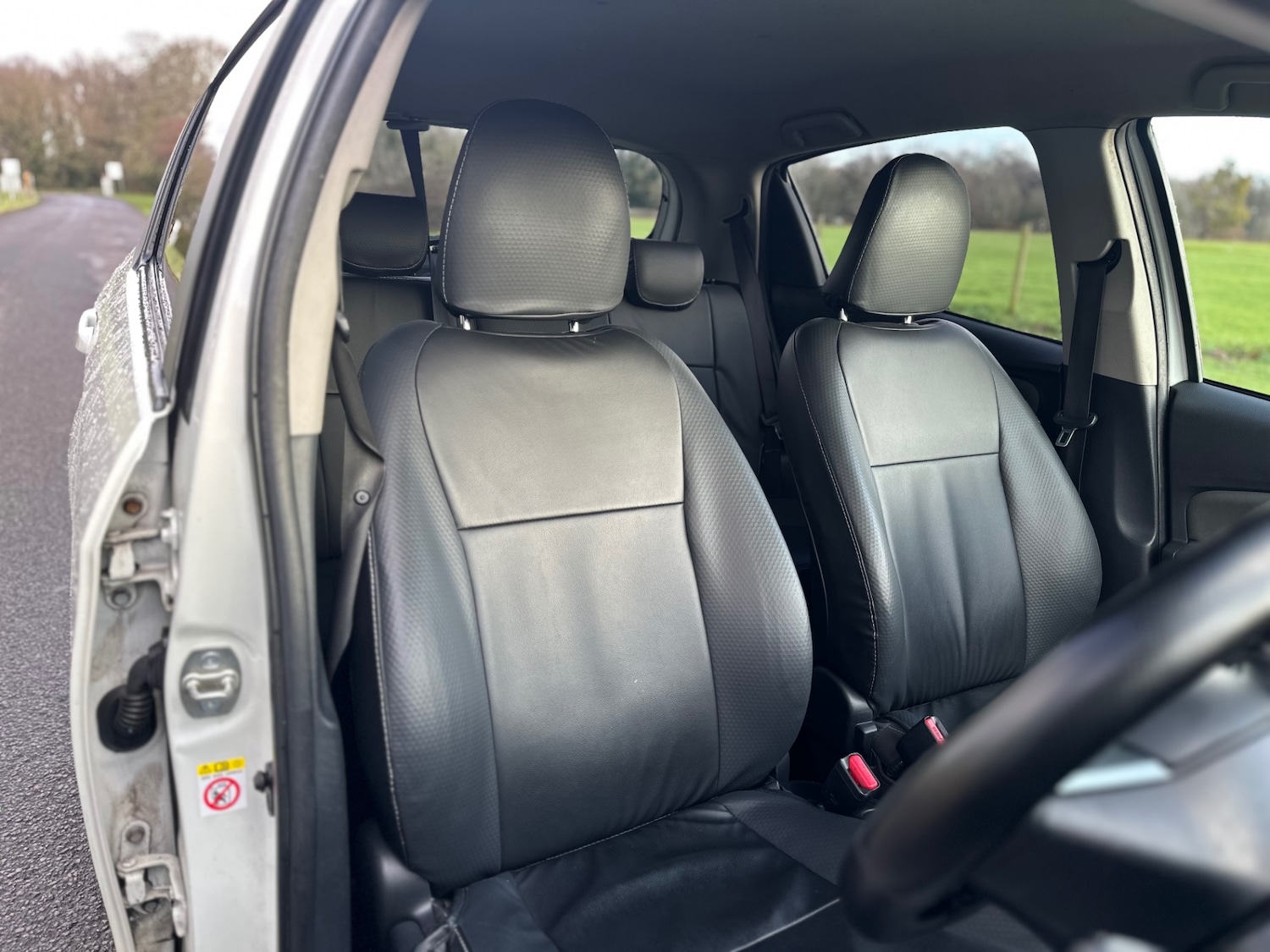 Used Toyota Yaris 2015 for sale - 77515320: Photo 13