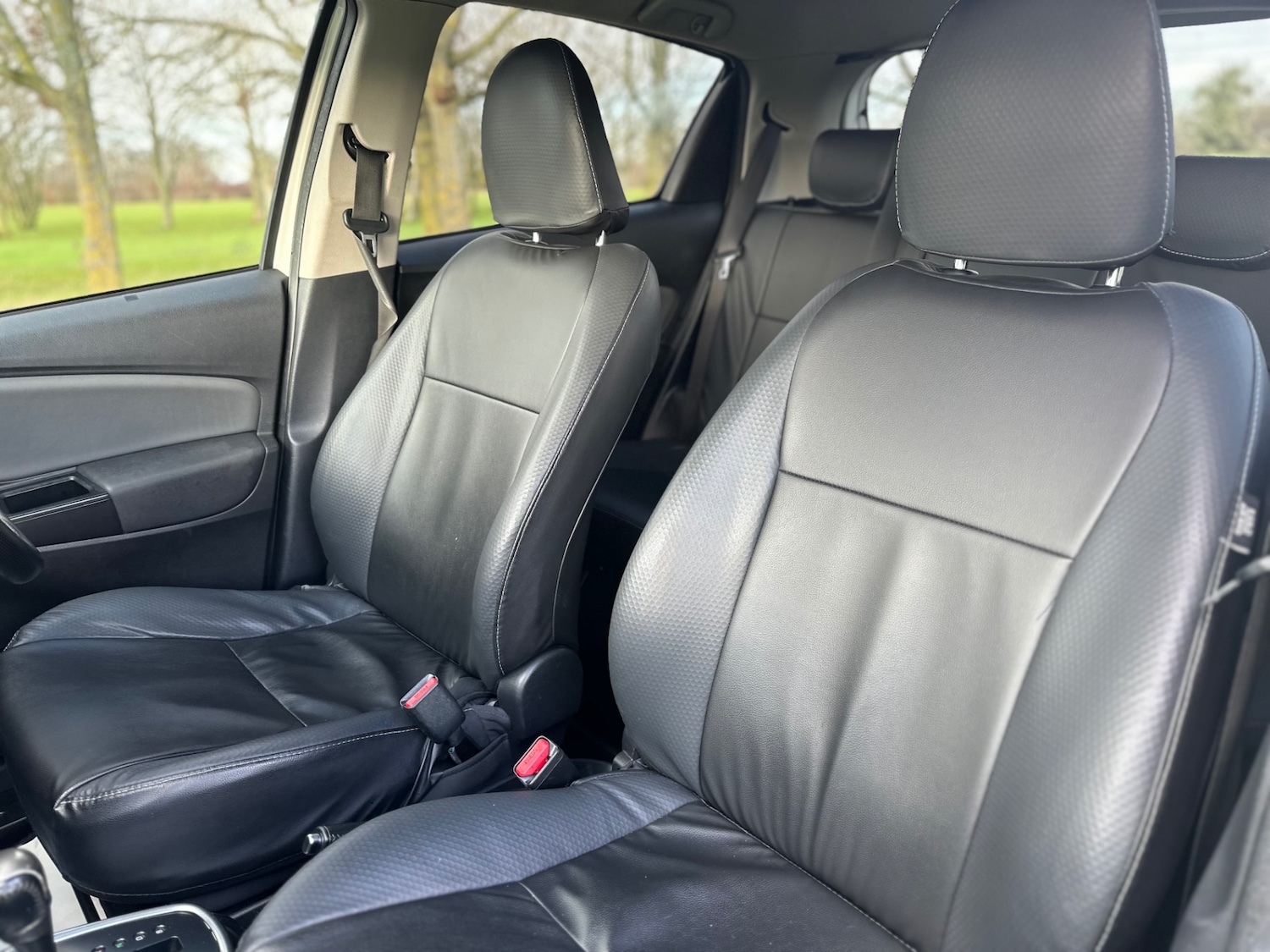 Used Toyota Yaris 2015 for sale - 77515320: Photo 15