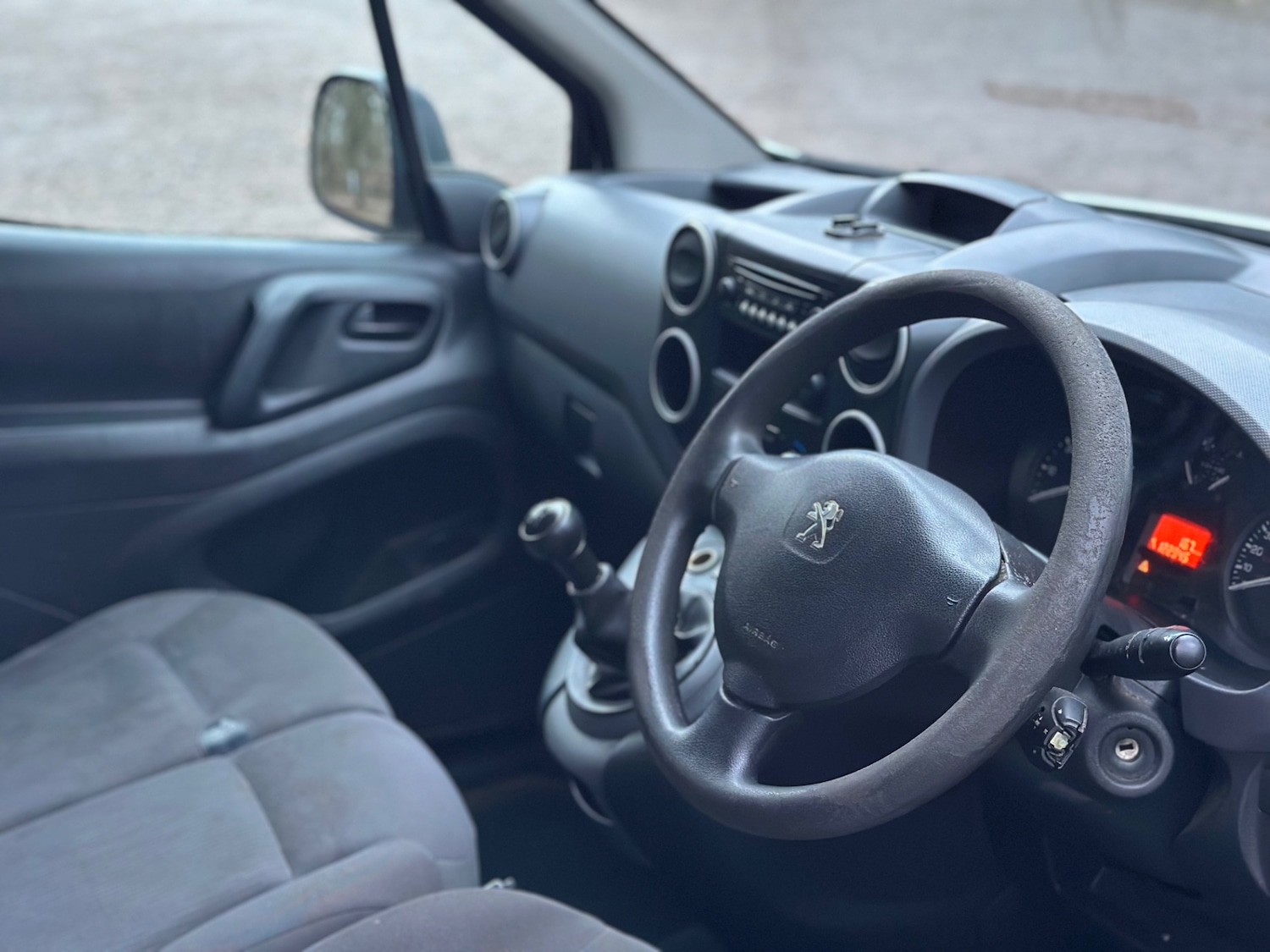 Used Peugeot Partner 2014 for sale - 77385554: Photo 2