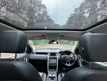 Used Land Rover Discovery Sport 2016 for sale - 78841457: Photo