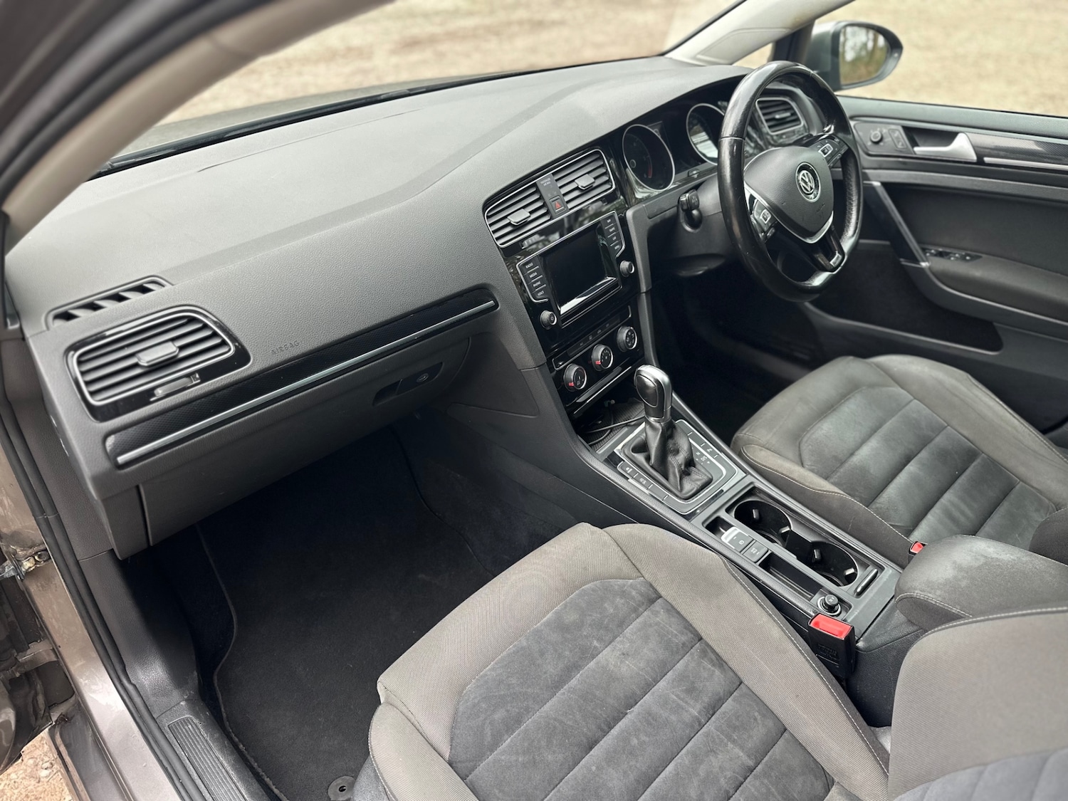 Used Volkswagen Golf 2015 for sale - 77641077: Photo 15