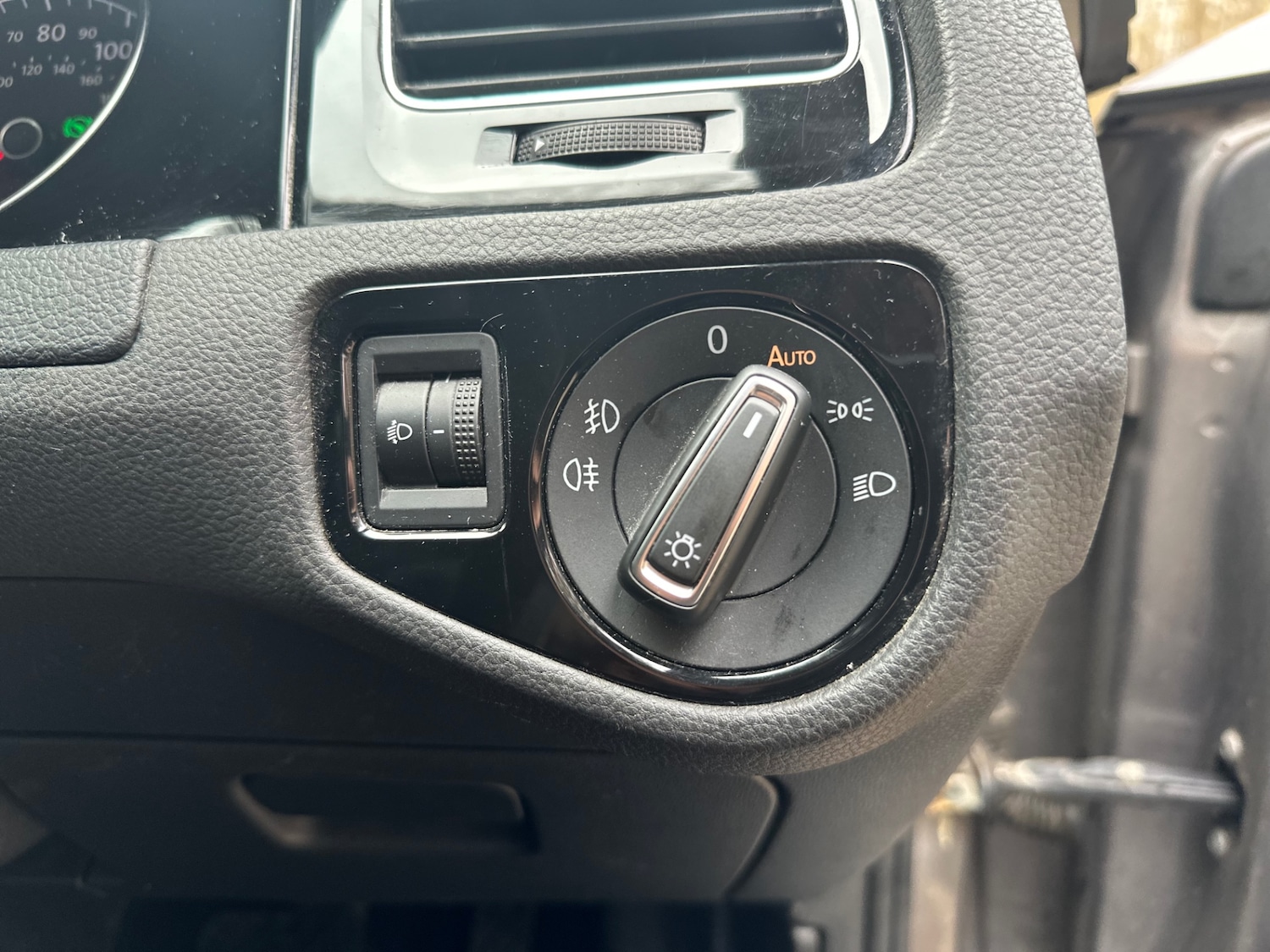 Used Volkswagen Golf 2015 for sale - 77641077: Photo 23