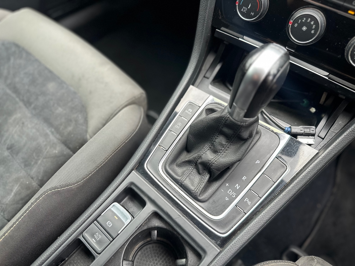 Used Volkswagen Golf 2015 for sale - 77641077: Photo 24