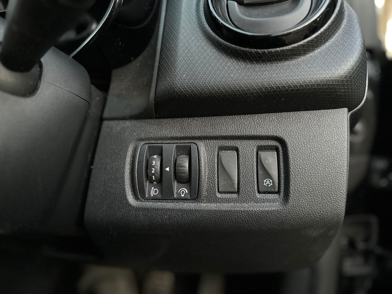 Used Renault Clio 2018 for sale - 77090759: Photo 25