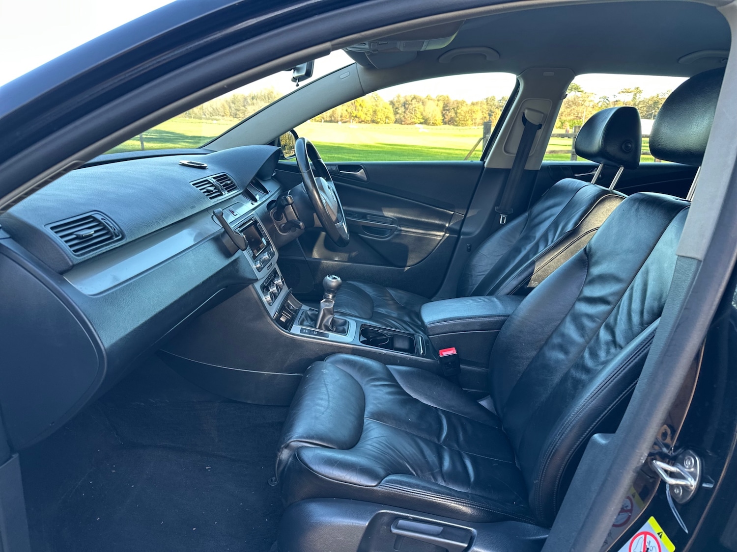 Used Volkswagen Passat 2010 for sale - 76699605: Photo 19