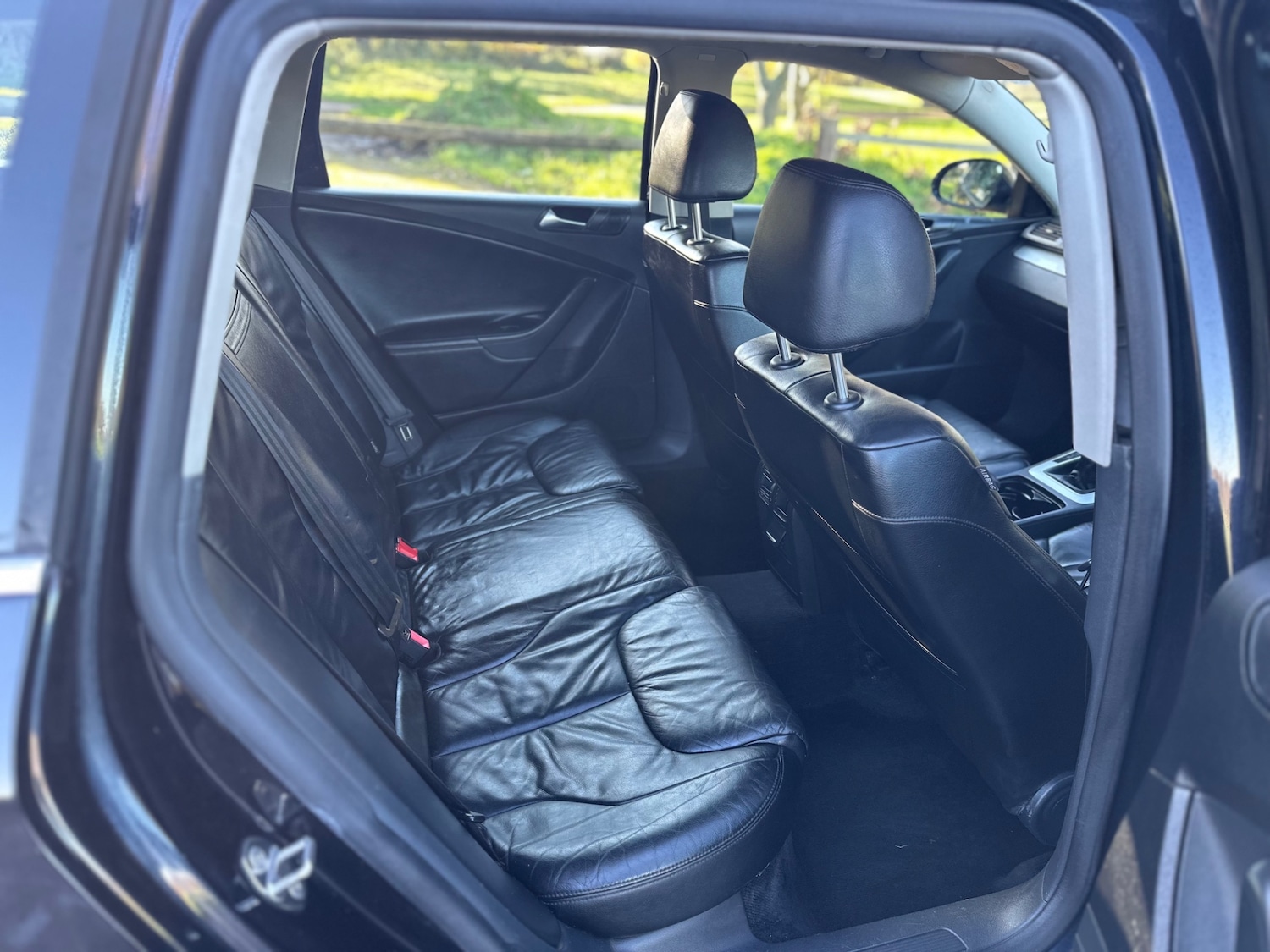 Used Volkswagen Passat 2010 for sale - 76699605: Photo 24