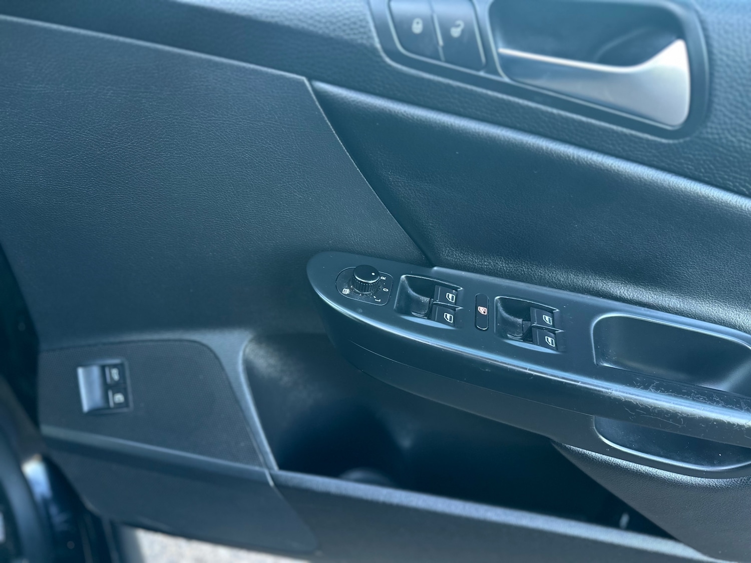 Used Volkswagen Passat 2010 for sale - 76699605: Photo 28