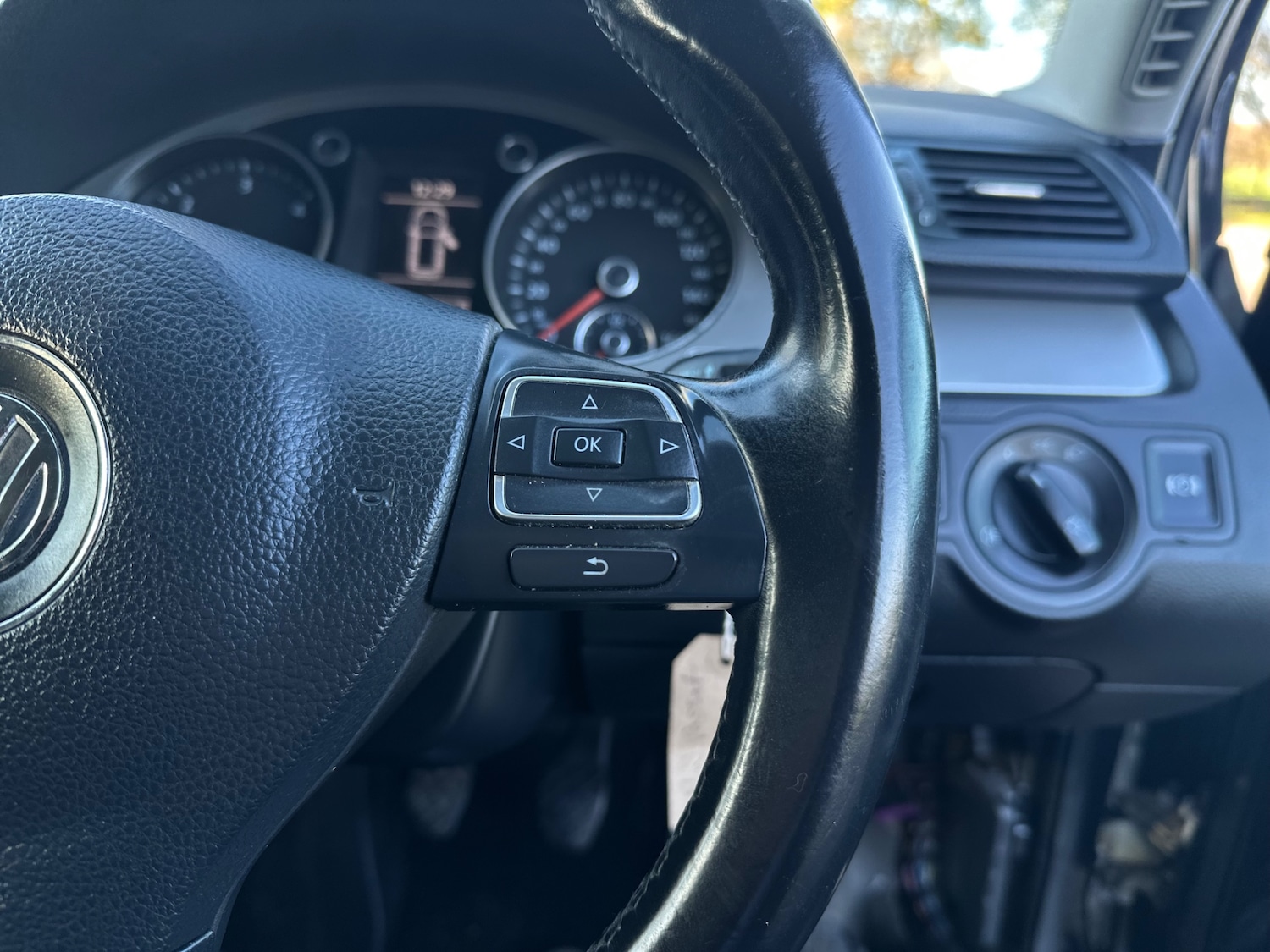 Used Volkswagen Passat 2010 for sale - 76699605: Photo 30