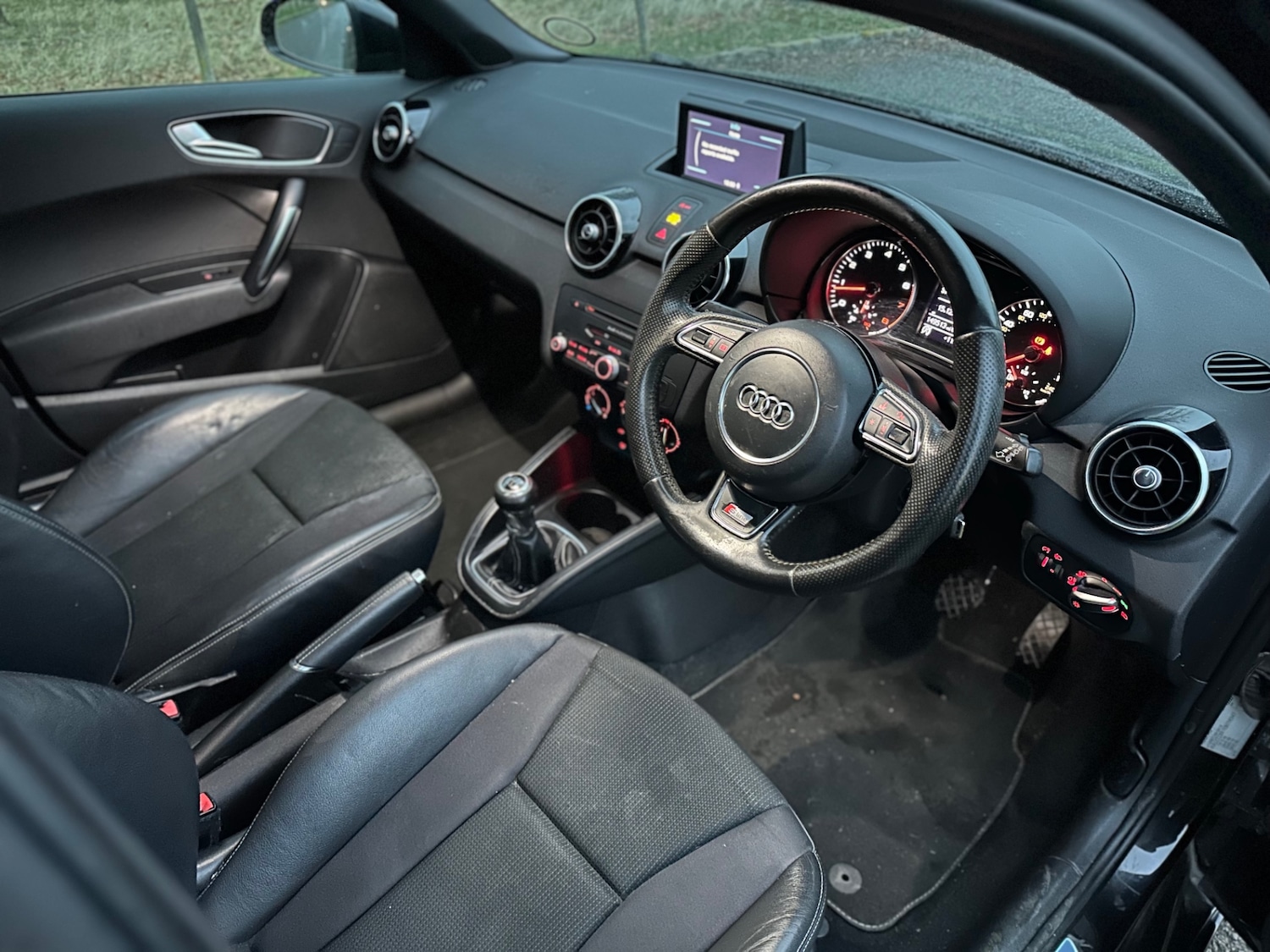 Used Audi A1 2013 for sale - 76935733: Photo 2