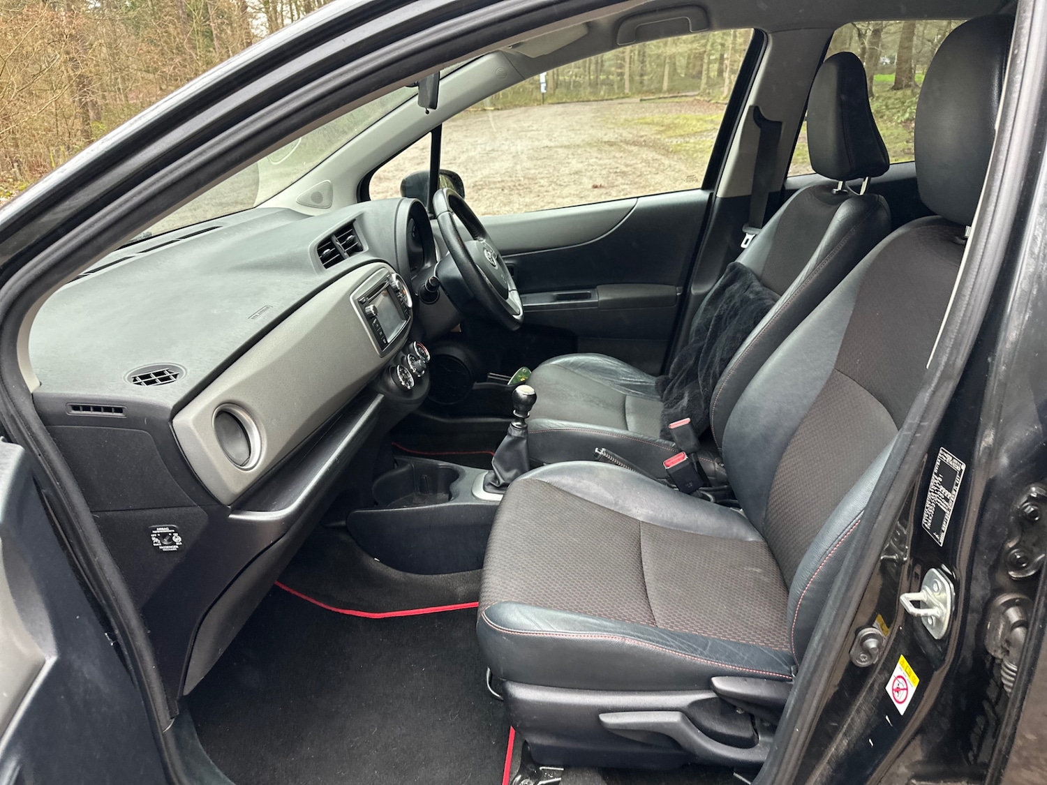 Used Toyota Yaris 2012 for sale - 77610703: Photo 13