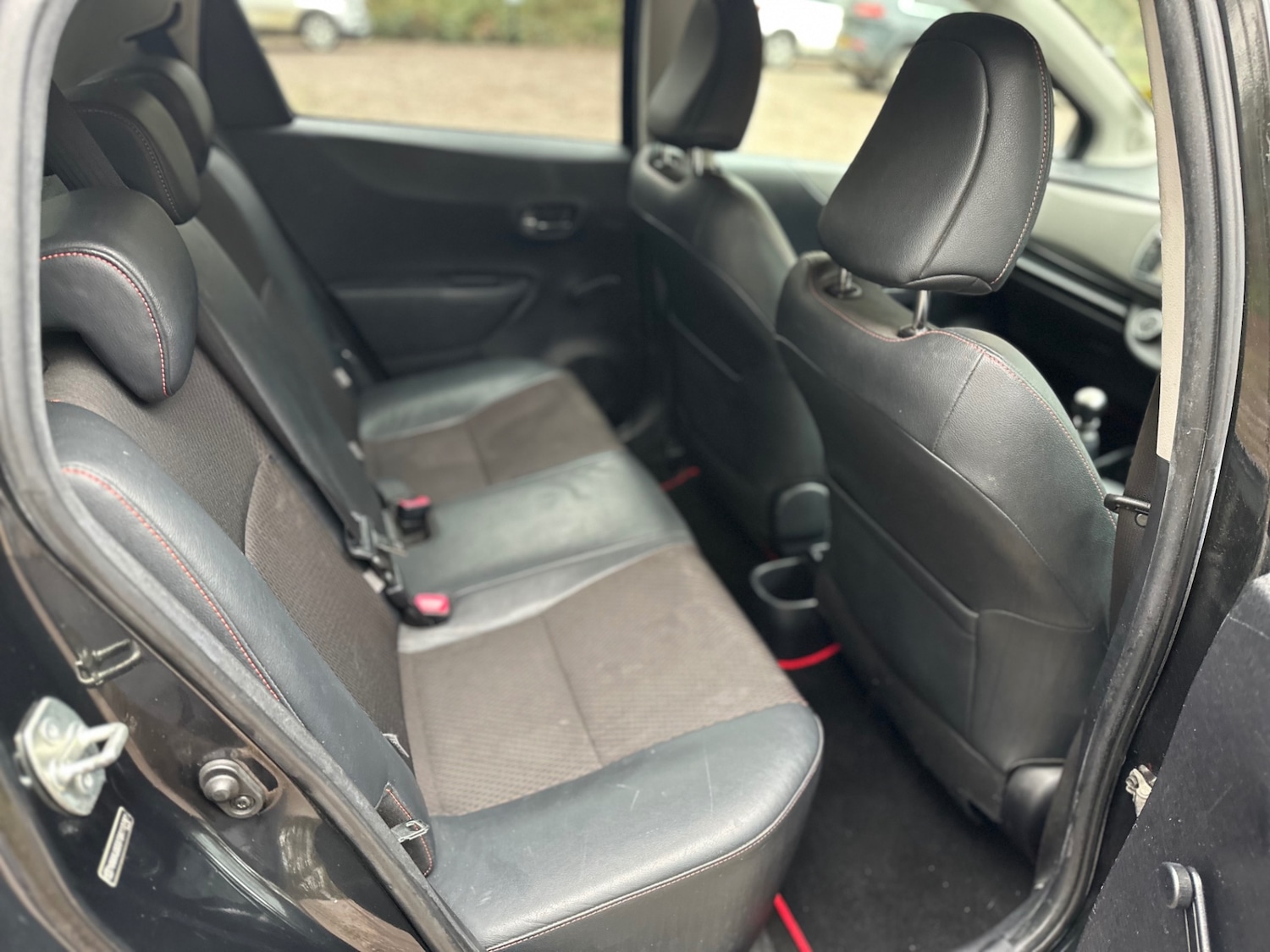 Used Toyota Yaris 2012 for sale - 77610703: Photo 17