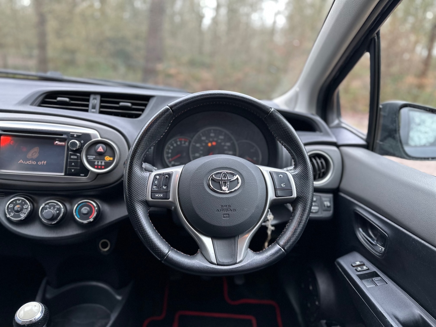 Used Toyota Yaris 2012 for sale - 77610703: Photo 18