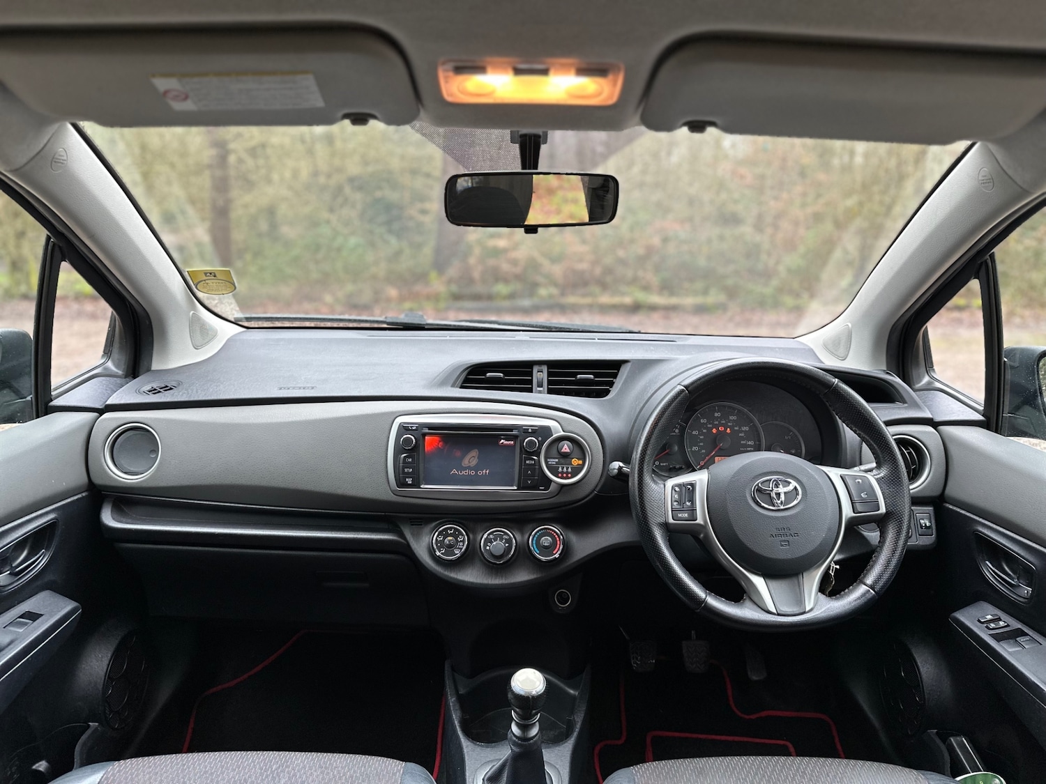 Used Toyota Yaris 2012 for sale - 77610703: Photo 19