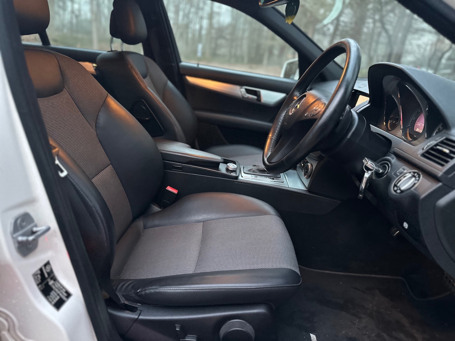 Used Mercedes-Benz C Class 2010 for sale - 77080935: Photo 17